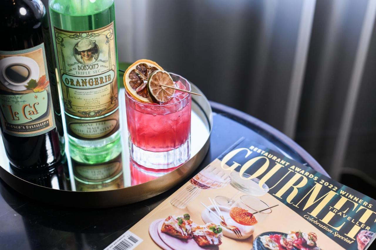 فندق باورهاوس تاموورث باي ريدجيز تامفورث المظهر الخارجي الصورة A cocktail with a bottle of Orangette