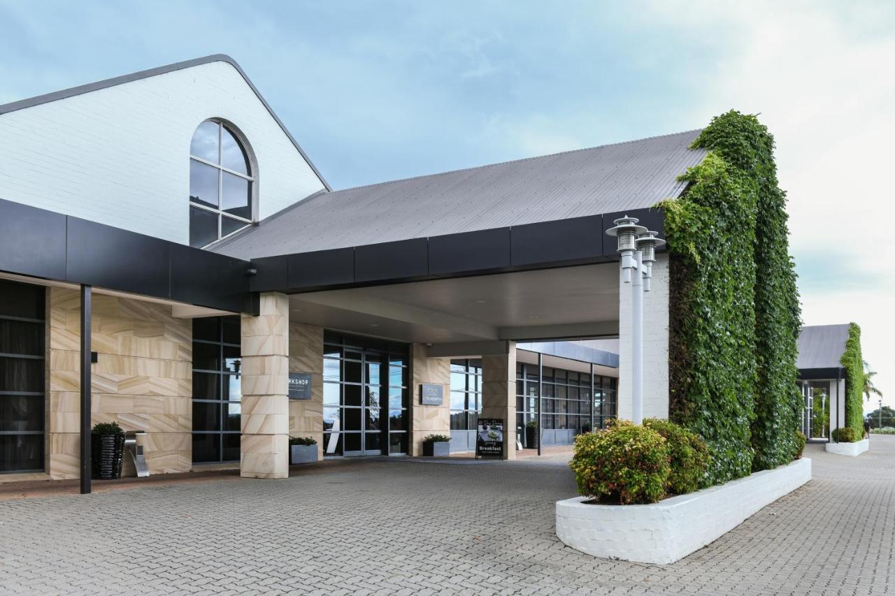 فندق باورهاوس تاموورث باي ريدجيز تامفورث المظهر الخارجي الصورة The entrance to the hotel