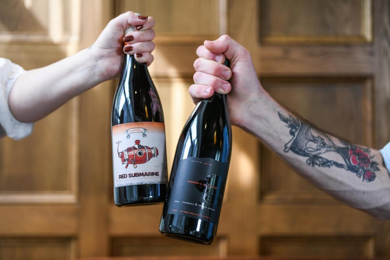 فندق باورهاوس تاموورث باي ريدجيز تامفورث المظهر الخارجي الصورة Two bottles of wine