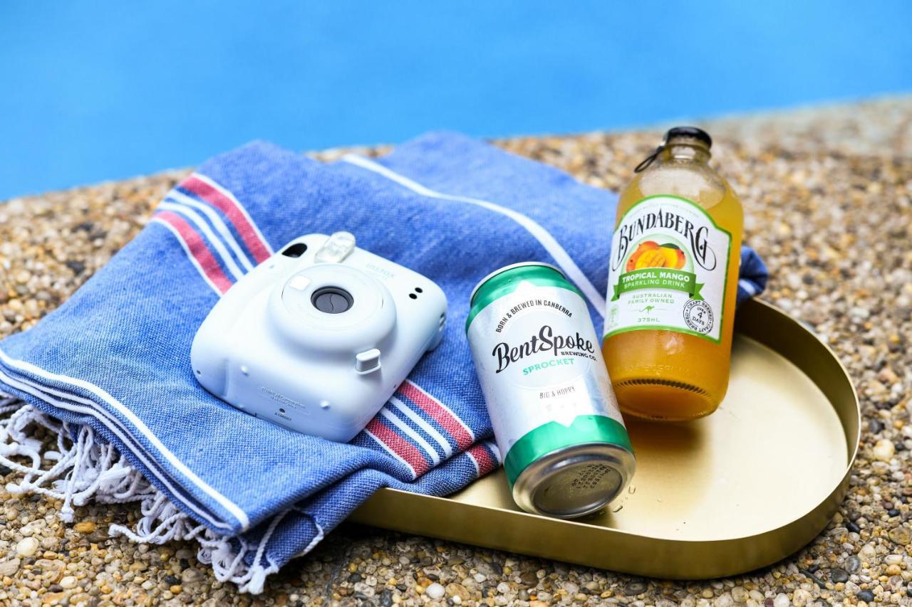فندق باورهاوس تاموورث باي ريدجيز تامفورث المظهر الخارجي الصورة A bottle of San Miguel and a can of San Miguel Zero