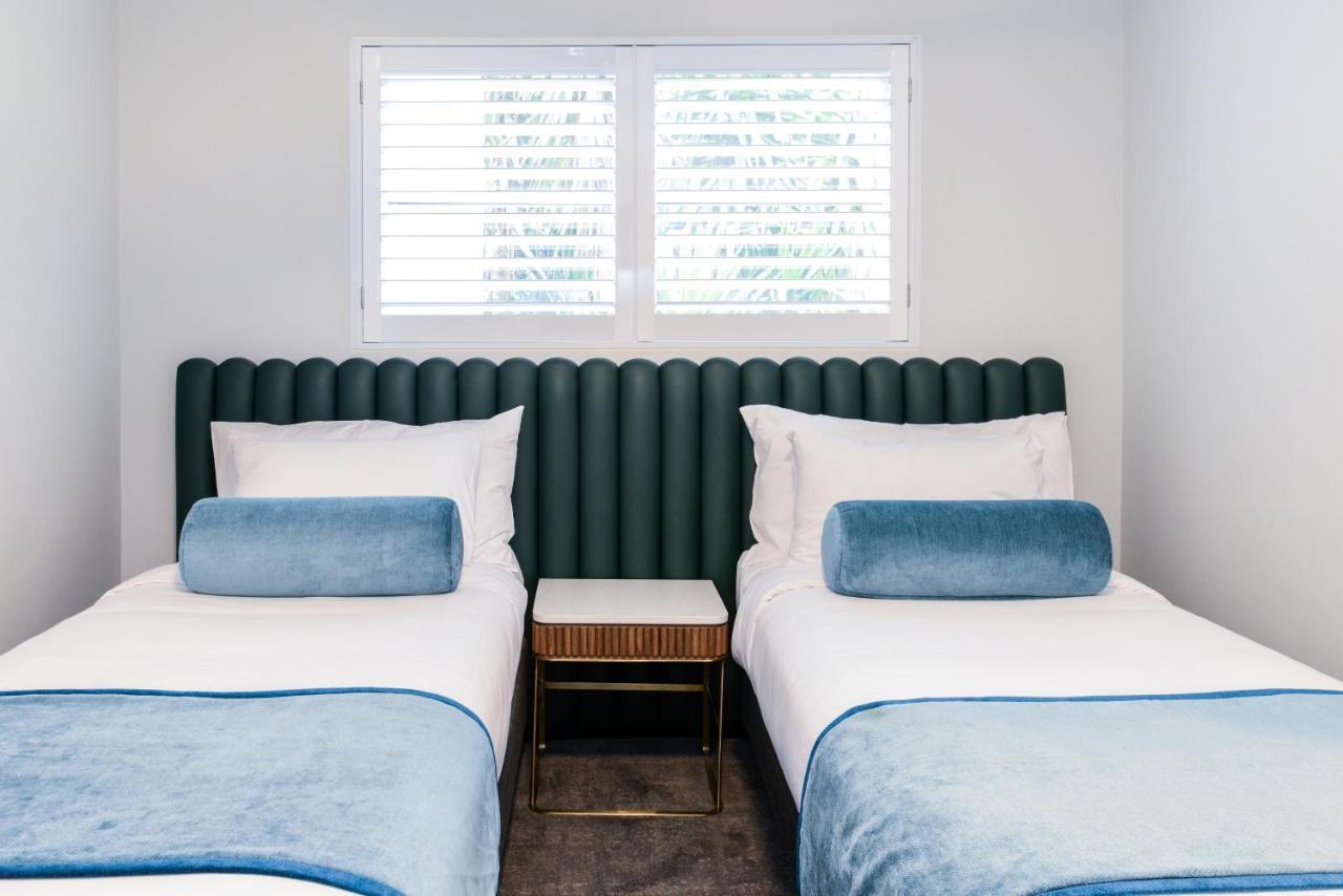 فندق باورهاوس تاموورث باي ريدجيز تامفورث المظهر الخارجي الصورة A bedroom at the hotel