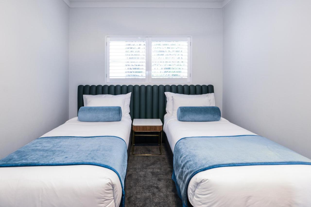فندق باورهاوس تاموورث باي ريدجيز تامفورث المظهر الخارجي الصورة A bedroom at the hotel