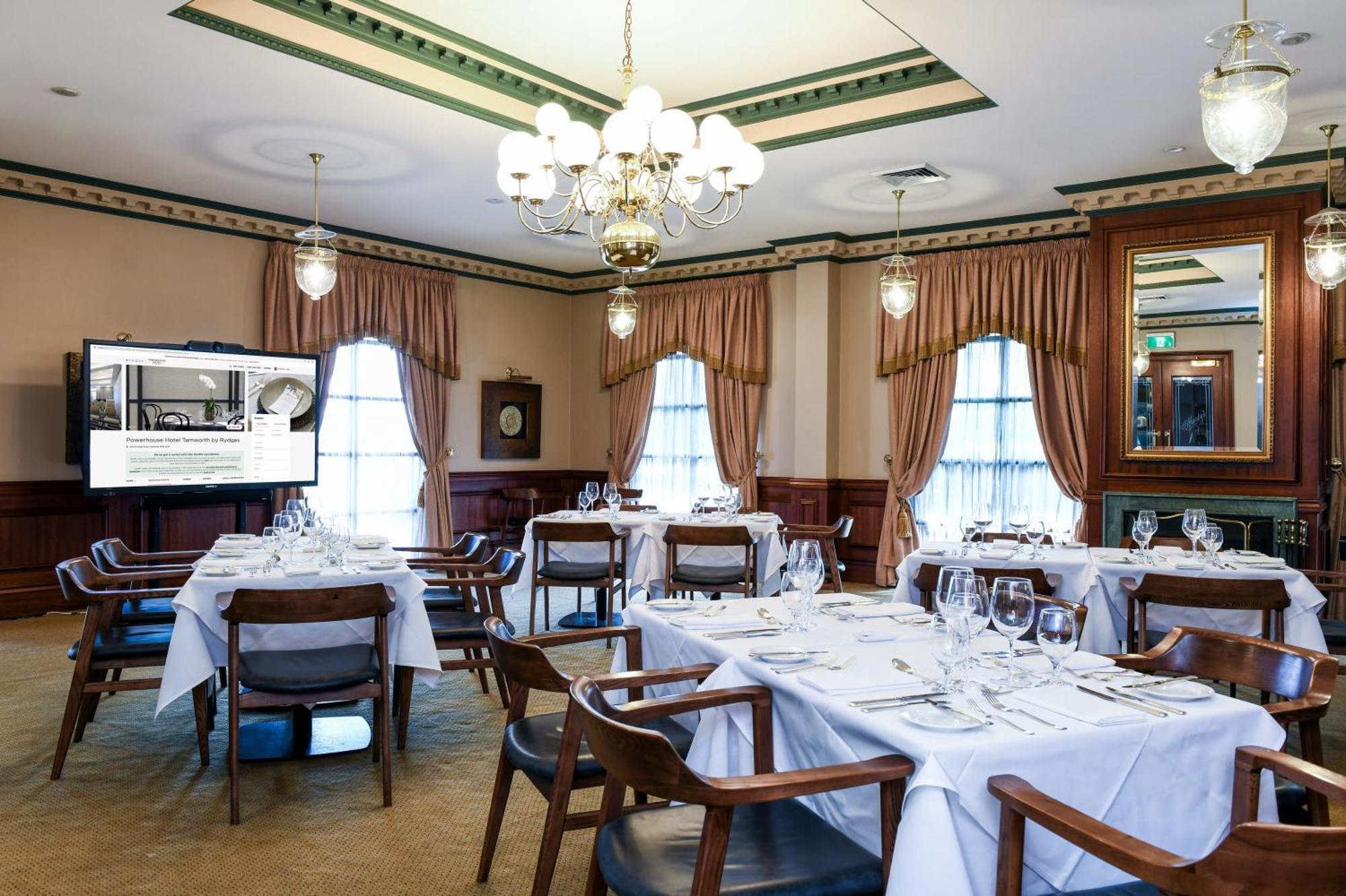 فندق باورهاوس تاموورث باي ريدجيز تامفورث المظهر الخارجي الصورة The dining room
