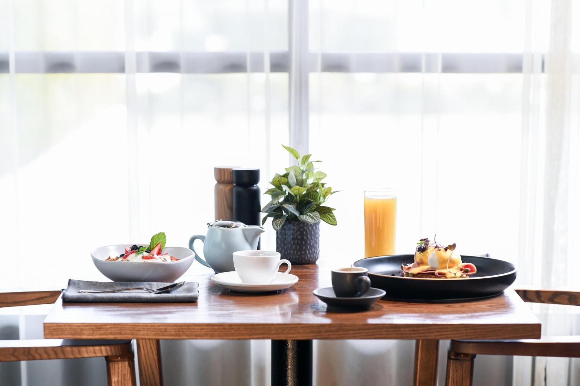 فندق باورهاوس تاموورث باي ريدجيز تامفورث المظهر الخارجي الصورة A breakfast table