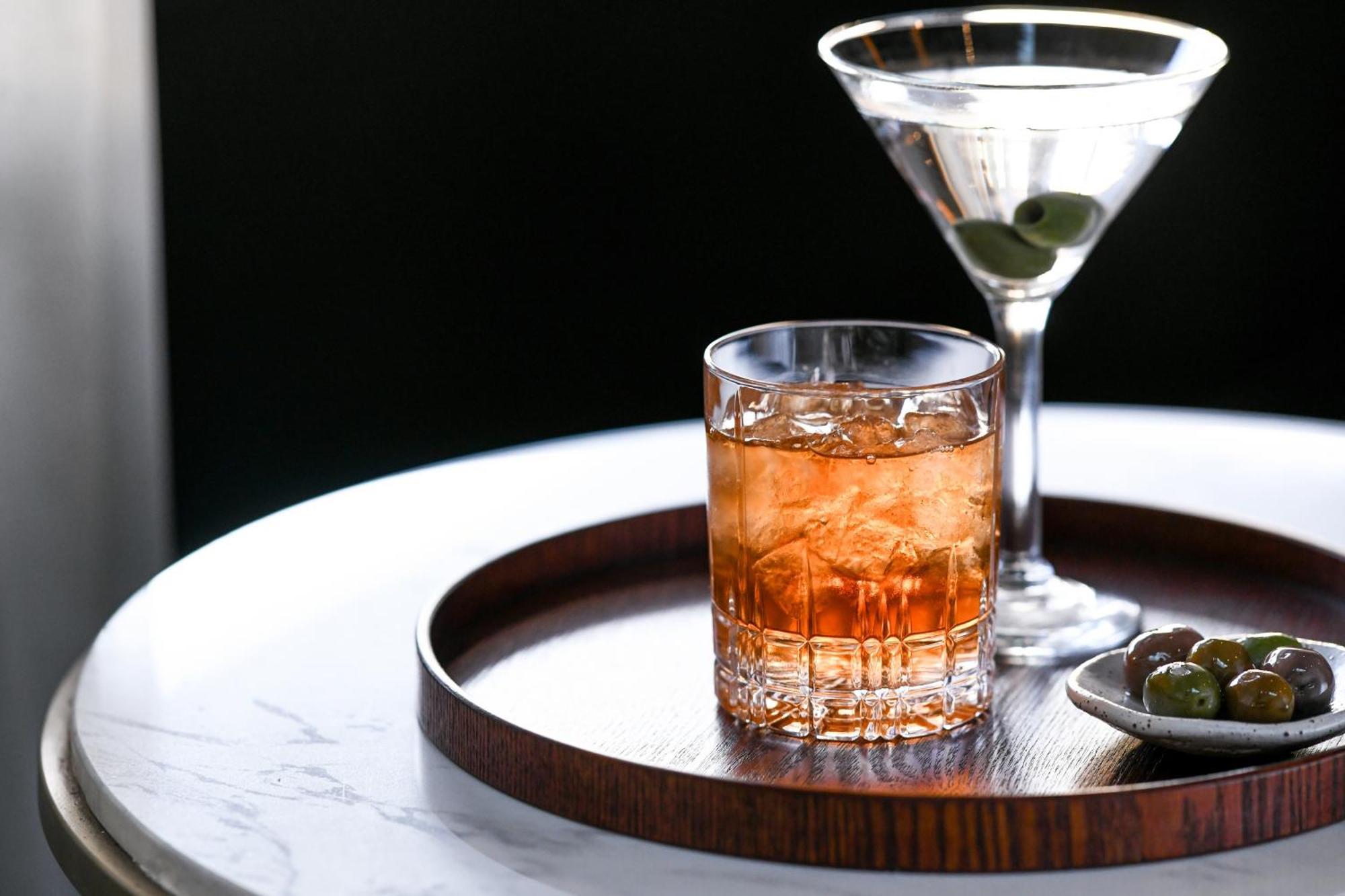 فندق باورهاوس تاموورث باي ريدجيز تامفورث المظهر الخارجي الصورة A martini and Old Fashioned