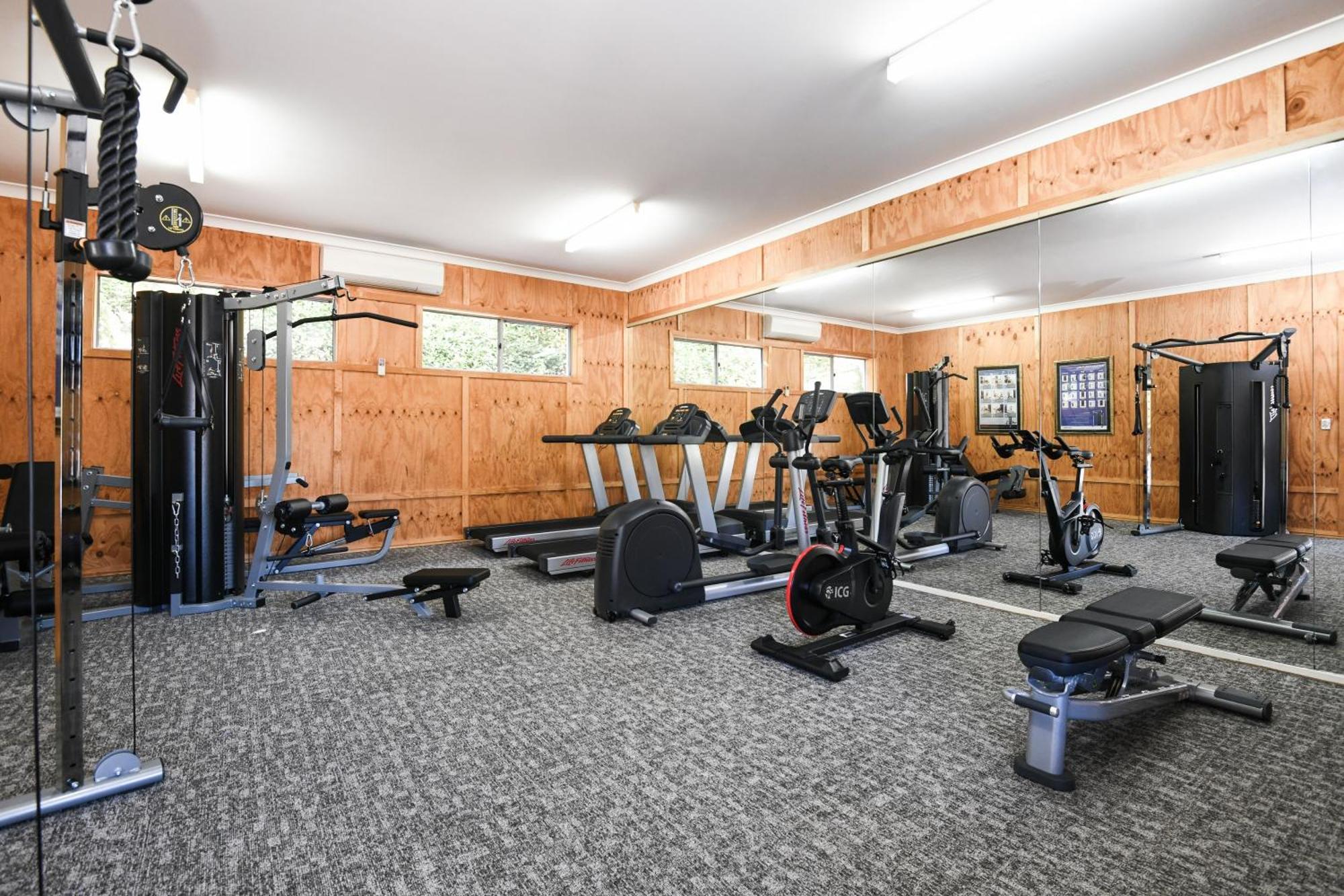 فندق باورهاوس تاموورث باي ريدجيز تامفورث المظهر الخارجي الصورة The gym at the High Performance Centre